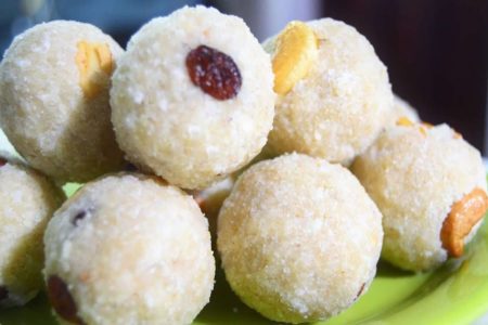 അരിയുണ്ടയേക്കാൾ സൂപ്പർ രുചിയിൽ അവലോസുണ്ട   Avalose Unda Recipe (Kerala Style)