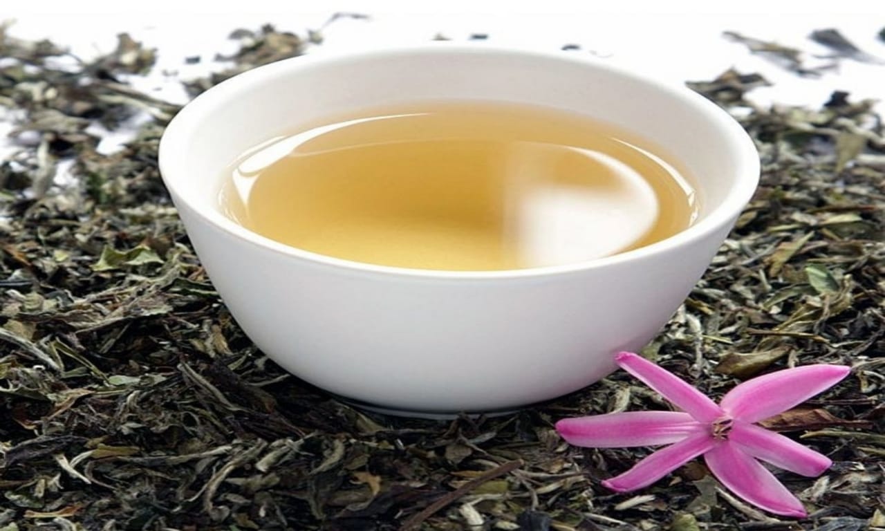Top Health Benefits of Drinking White Tea