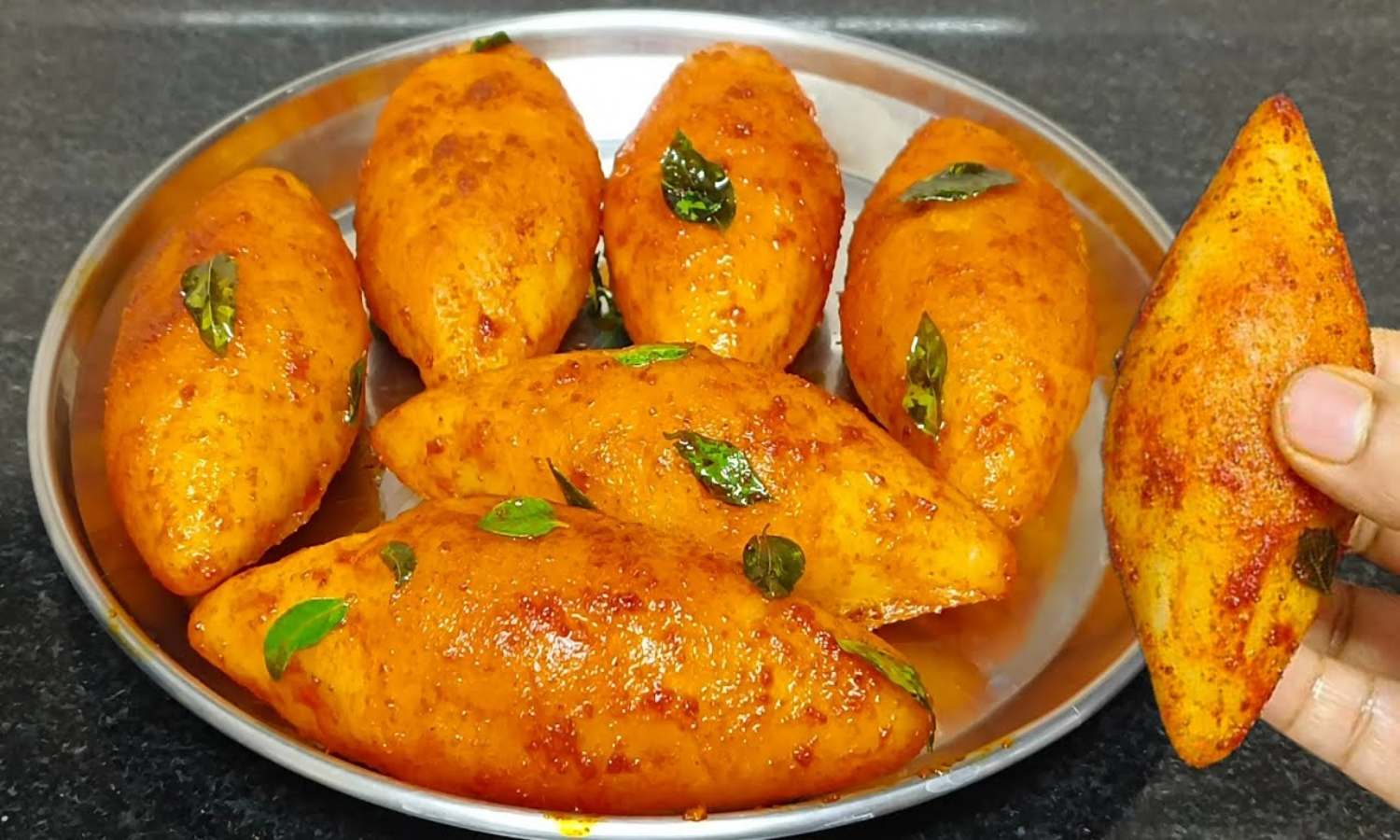 Crispy Rice Flour Pakoda (Kozhukatta-Style Fritter)