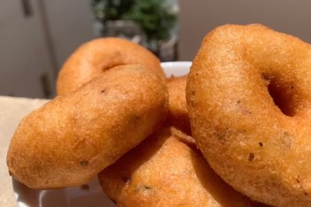 Kerala Style Crispy Uzhunnuvada