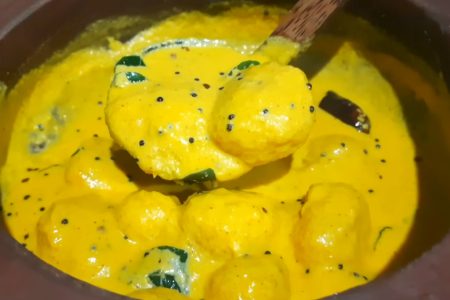 Mambazha Pulissery (Ripe Mango Curry with Yogurt)