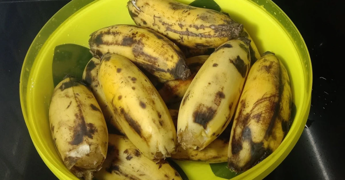 Special Banana Snack – Pazham Nirachathu (Stuffed & Fried Banana)