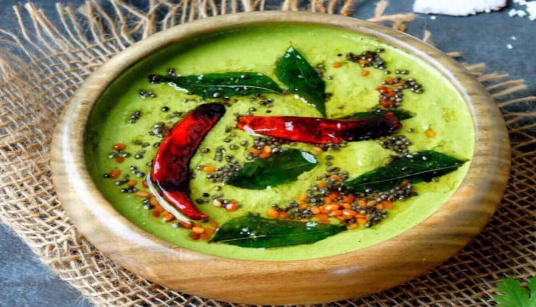 Restaurant-Style Coriander Chutney (Dhaniya Chutney)