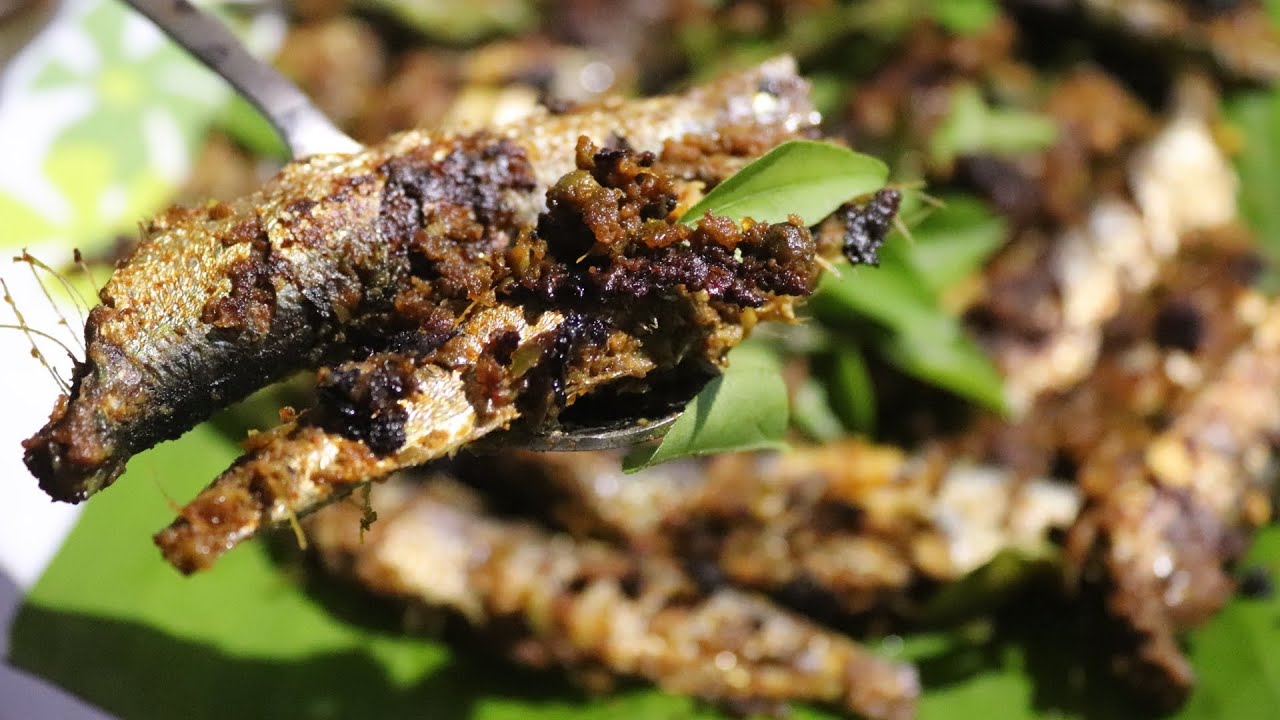 Palakkadan Special Mathi Curry (Mathi Pachha Mulaku Curry)