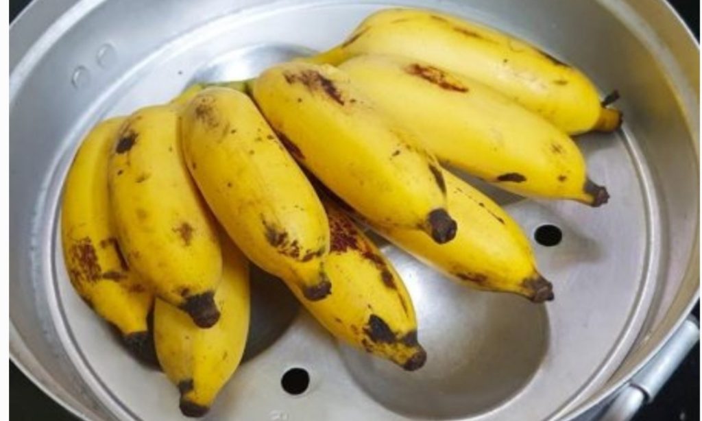 Tasty Steamed Banana Snack Recipe