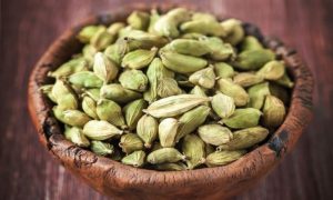 What happens if we eat cardamom daily?