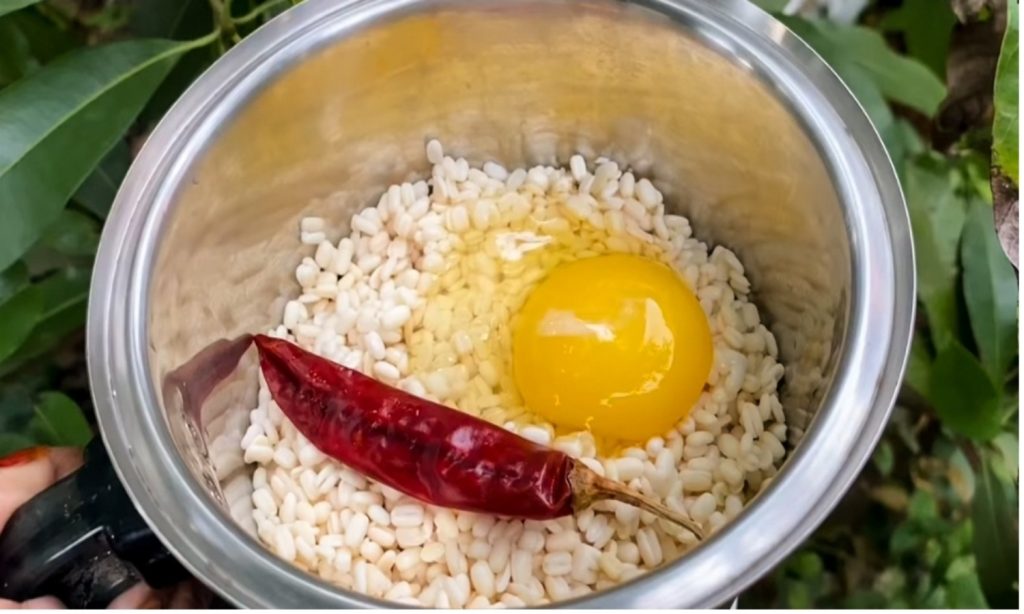 Easy Crispy Uzhunnu Snack Recipe